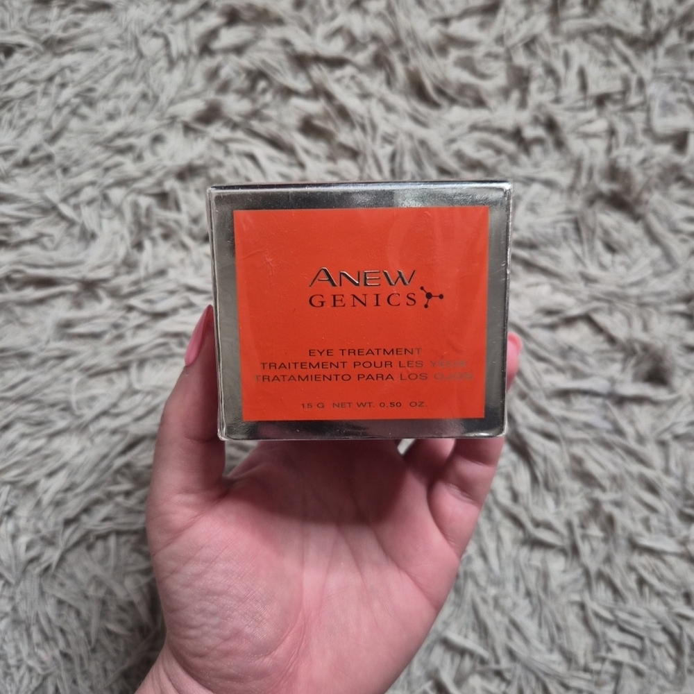Avon Anew Genics Eye Cream Treatment 15g net wt / 0.50 oz. New NWT NIB Sealed ✨️